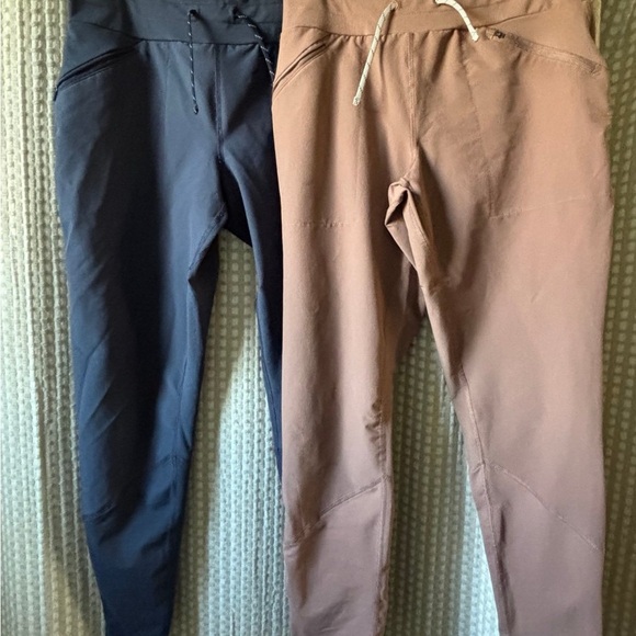 Columbia Pants - Columbia Women's Track Pants in Navy and Taupe
